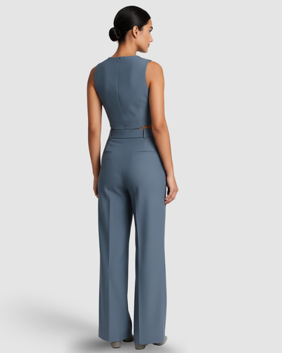 Combinaison pantalon large à découpes taille haute et col en V croisé