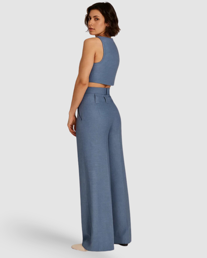 Combinaison pantalon large à découpes taille haute et col en V croisé