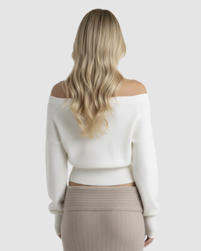 Pull en maille courte asymétrique à épaule dénudée et coupe cintrée