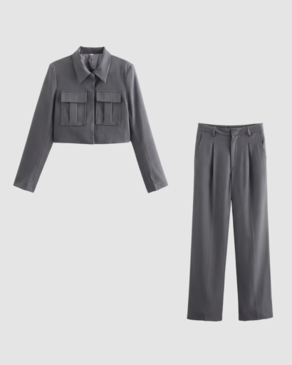 Ensemble Tailleur Cropped Veste à Poches Cargo et Pantalon à Pinces