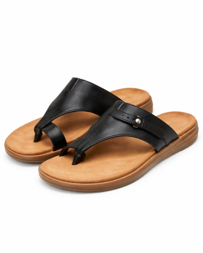 Sandales femme style entre-doigt à large bride avec détail sangle décorative et semelle plate