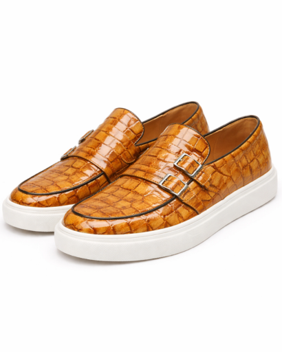Mocassins femme style slip-on effet texturé avec double boucle décorative et semelle épaisse contrastée