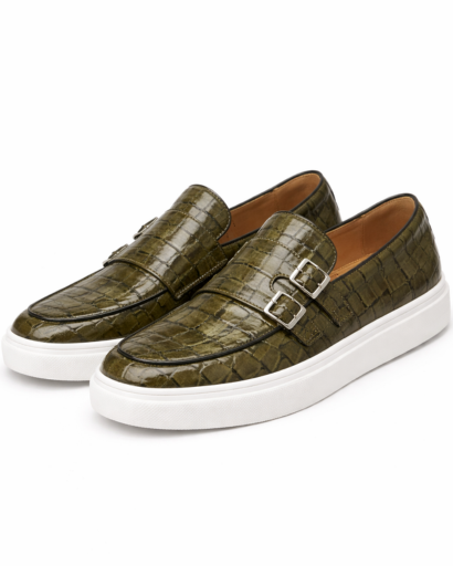 Mocassins femme style slip-on effet texturé avec double boucle décorative et semelle épaisse contrastée