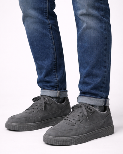 Baskets Homme Style Urbain à Lacets avec Semelle Épaisse Texturée et Empiècements Structurés