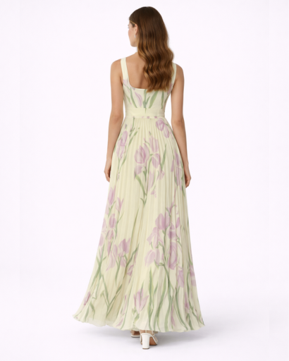 Robe longue fleurie plissée à bretelles larges