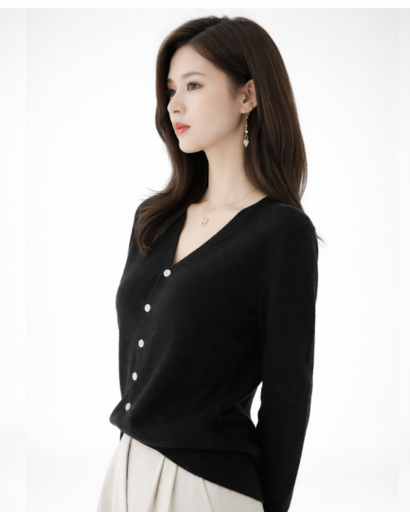 Cardigan femme cachemire col V, aperçu des boutons et du tissu
