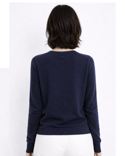 Cardigan femme cachemire col V, vue de profil, coupe ajustée