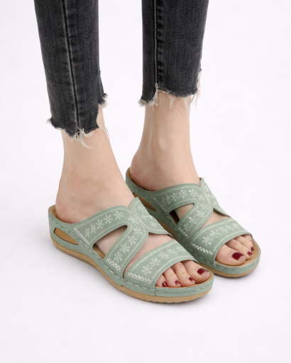 Mules femme ajourées à brides croisées