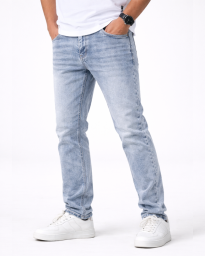 Jean homme coupe droite – 5 poches et délavage contrasté