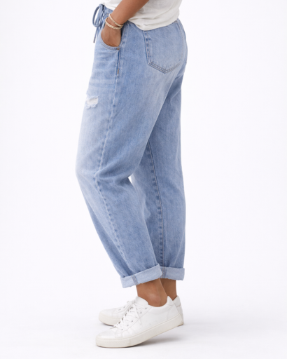 Jean femme coupe droite taille élastique effet usé