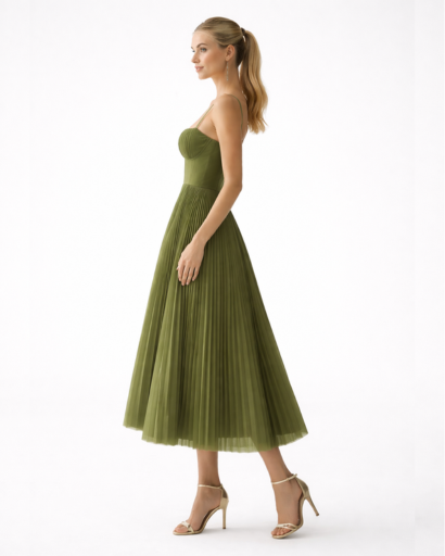 Robe midi plissée à bretelles fines