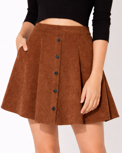 Jupe courte évasée taille haute avec poches et boutons