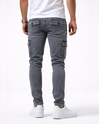 Jean cargo homme slim avec poches latérales et coupe ajustée