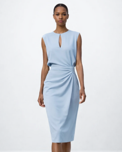 Robe midi ajustée sans manches avec détail drapé et ouverture goutte