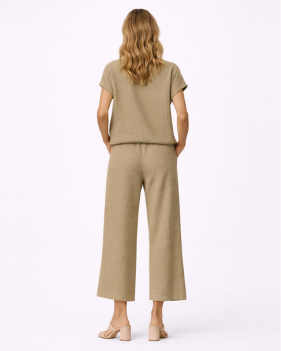 Ensemble femme top manches courtes et pantalon large texturé