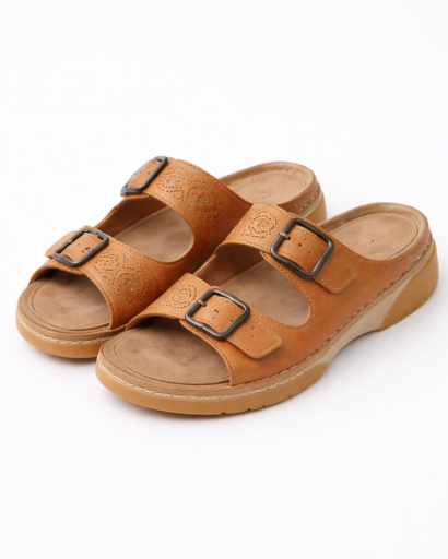Sandales femme à double bride avec boucles et semelle compensée