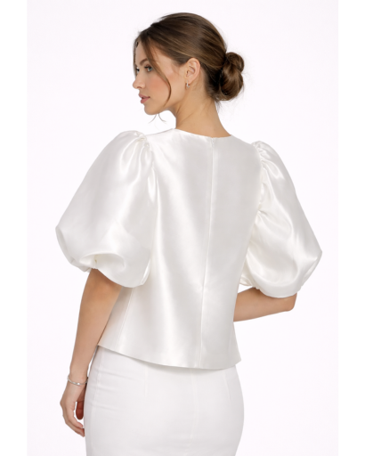 Blouse satinée manches bouffantes col rond structuré