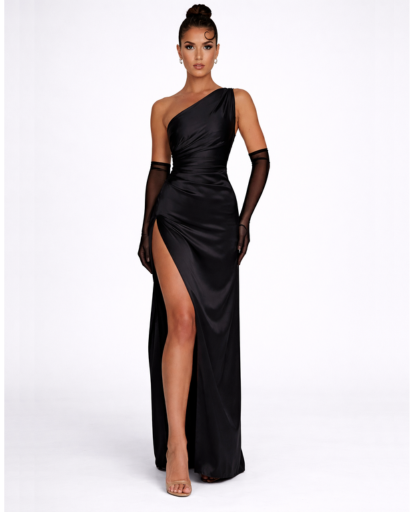 Robe longue satinée asymétrique une épaule avec fente et drapé