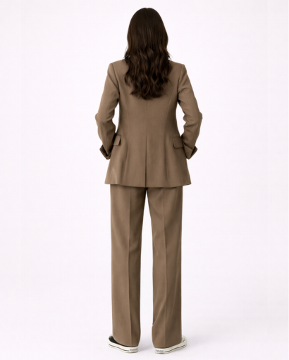 Ensemble Tailleur Femme Blazer Structuré & Pantalon Fluide – Bureau Chic | Invitée de Mariage & Élégance