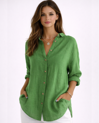 Chemise femme fluide à manches longues avec col classique et boutons