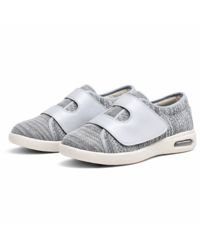 Baskets à scratch – empiècement lisse et semelle épaisse avec fenêtre latérale