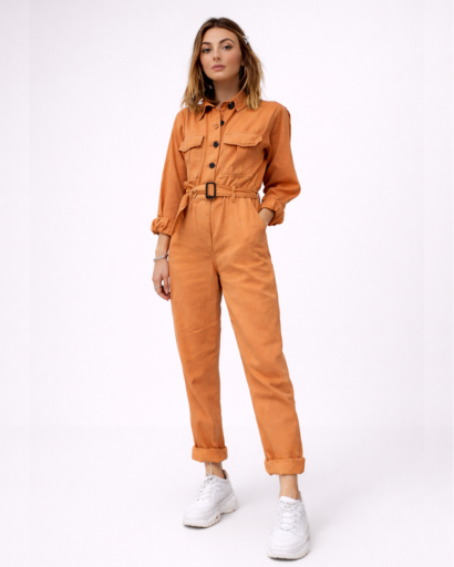 Combinaison Femme Coupe Droite avec Ceinture Taille et Poches Poitrine à Boutons