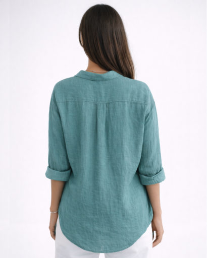 Chemise femme fluide à manches longues avec col classique et boutons