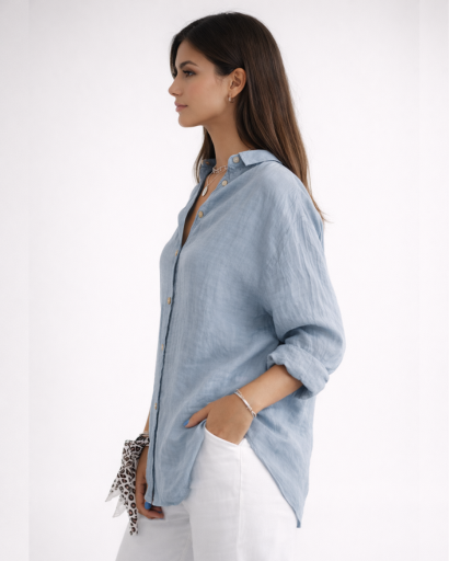 Chemise femme fluide à manches longues avec col classique et boutons