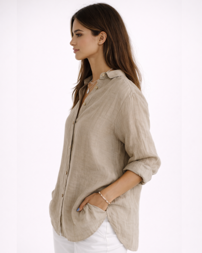 Chemise femme fluide à manches longues avec col classique et boutons