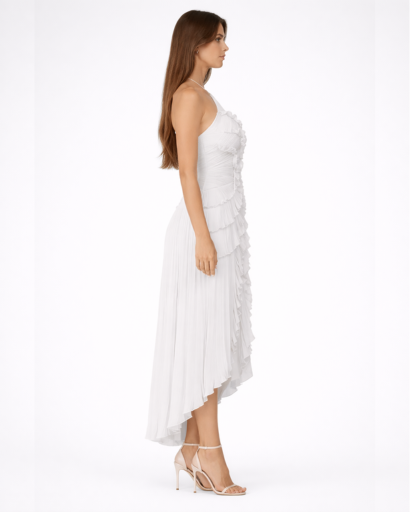 Robe longue plissée asymétrique – décolleté dos nu, volants et ourlet high-low