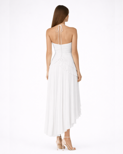Robe longue plissée asymétrique – décolleté dos nu, volants et ourlet high-low