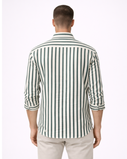 Chemise homme à rayures verticales – col classique et poche poitrine