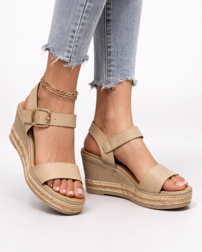 Sandales compensées femme à bride cheville avec boucle et semelle plateforme texturée style espadrille