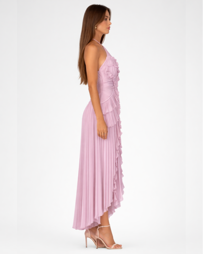 Robe longue plissée asymétrique – décolleté dos nu, volants et ourlet high-low