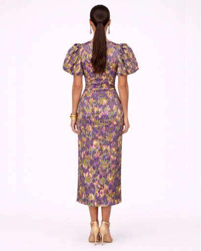 Robe midi imprimée – décolleté V, manches bouffantes et drapé froncé à la taille