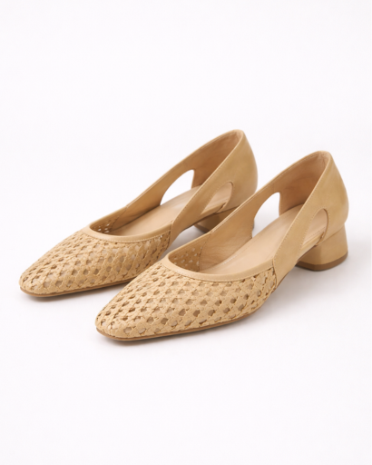 Escarpins slingback à talon bas bout pointu perforé