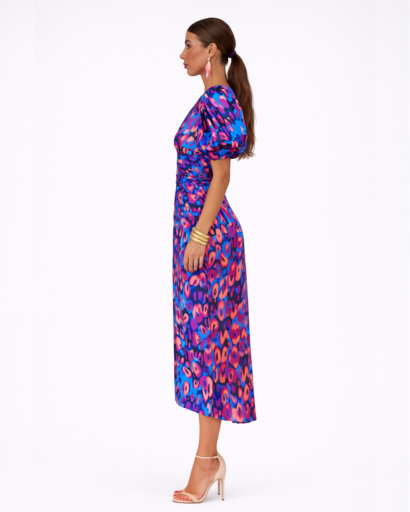 Robe midi imprimée – décolleté V, manches bouffantes et drapé froncé à la taille