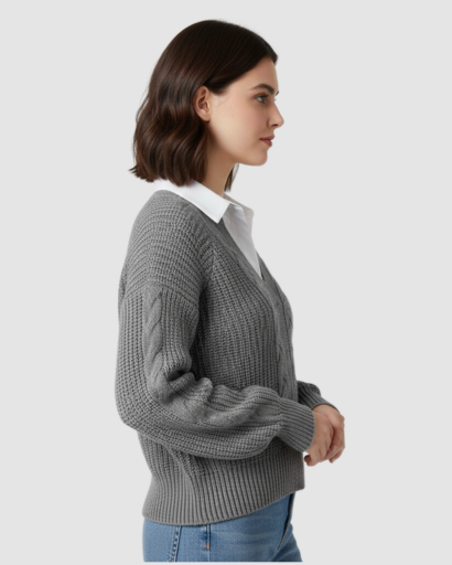 Pull Femme à Col V – Maille Torsadée & Coupe Confort