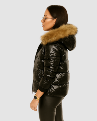 Doudoune Femme Brillante avec Capuche Fourrée – Élégance et Chaleur