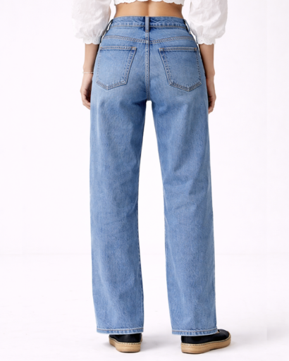 Jean droit femme à empiècements avec taille haute et coupe large