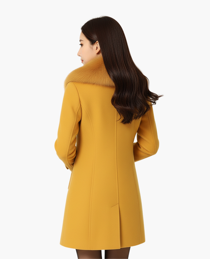 Manteau Femme Col Fausse Fourrure Cintrée Double Boutonnage – Élégance & Chaleur | Style Hiver