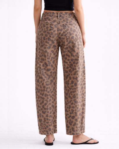 Jean droit femme à empiècements avec taille haute et coupe large