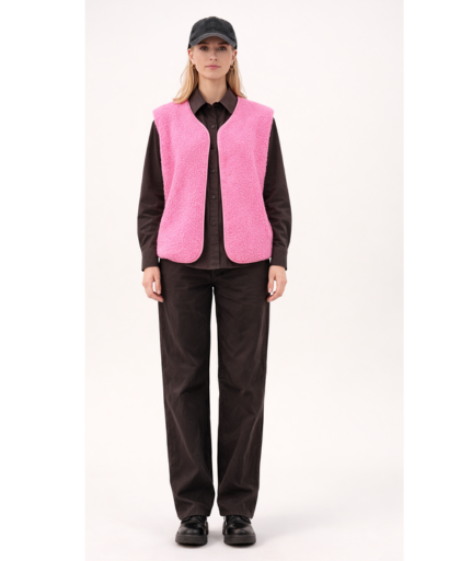 Gilet sans manches femme texturé avec boutons pression et poches latérales coupe droite moderne