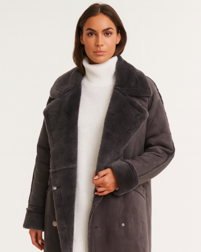 Manteau Femme Long Effet Peau Lainée – Col Large & Finitions Douces