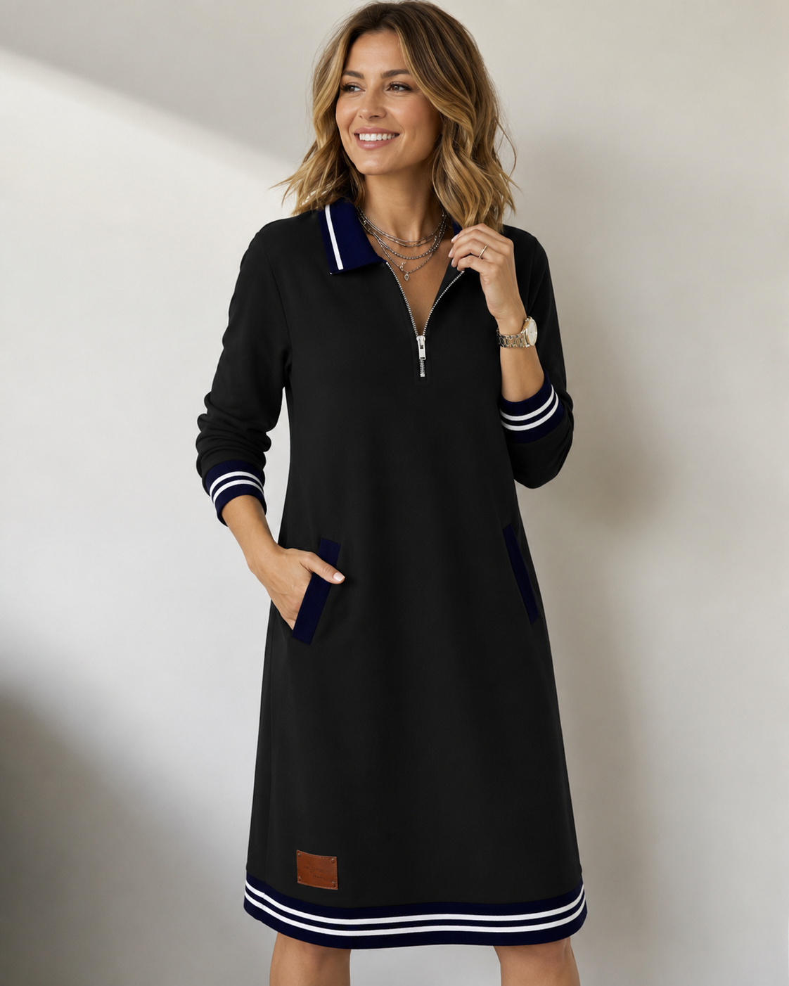 Robe polo zippée à coupe flatteuse, coloris noir