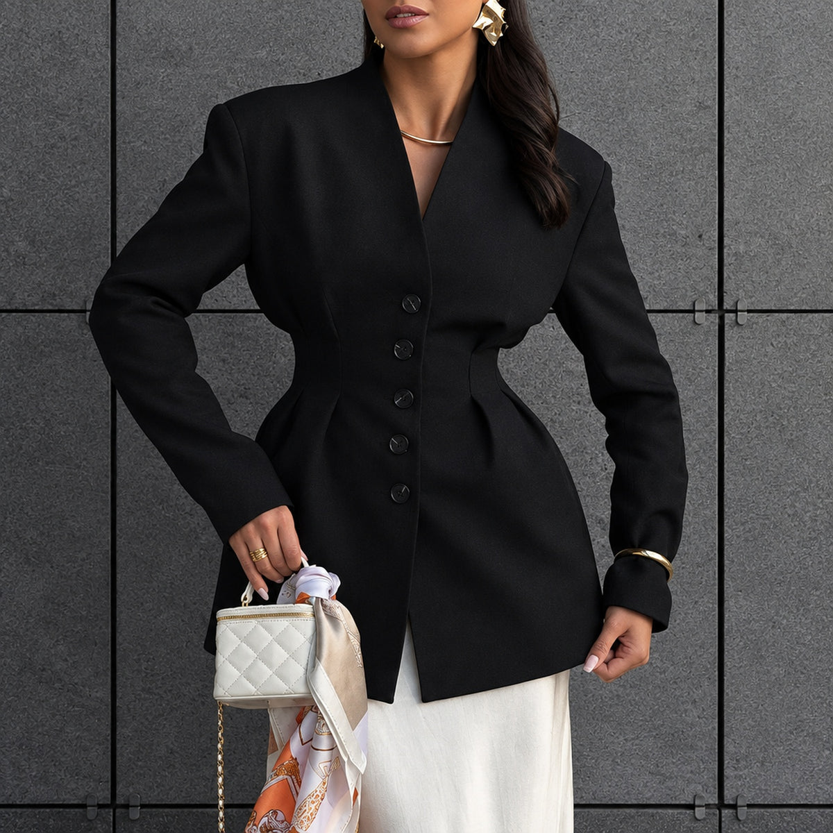 Blazer sans col noir à taille cintrée, vue avant