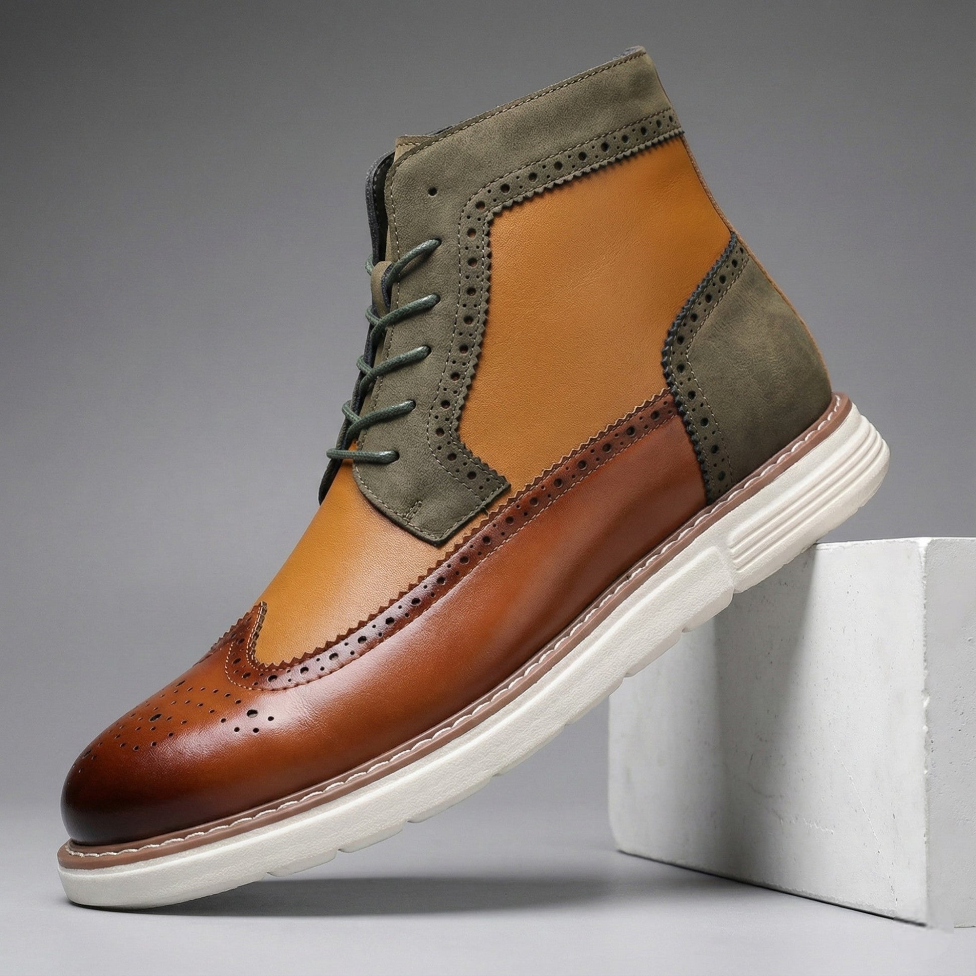 Bottines hybrides brogue marron et vert, portées en situation