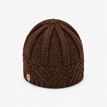 Bonnet en maille chunky côtelée marron café, vue de face en studio
