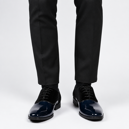 Paire de chaussures habillées vernies bleu marine homme, vue de face