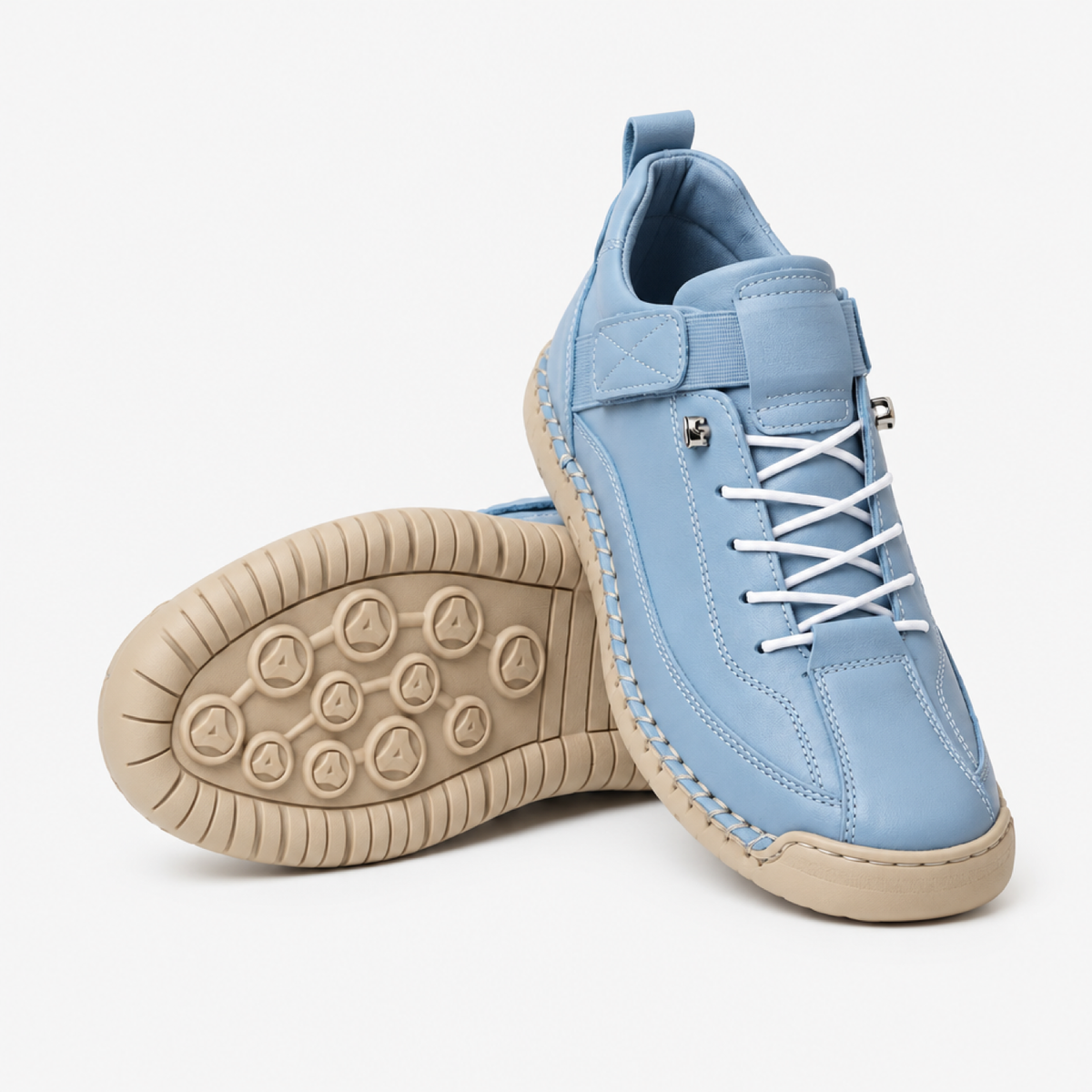 Basket orthopédique femme à lacets, coloris bleu clair, semelle amortissante - vue studio
